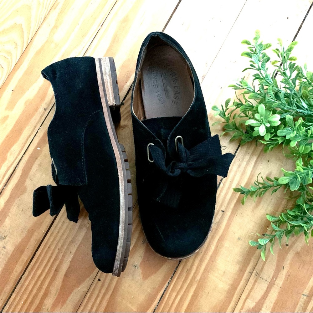 Kork-Ease Black Velvet Oxfords with Ribbon Laces